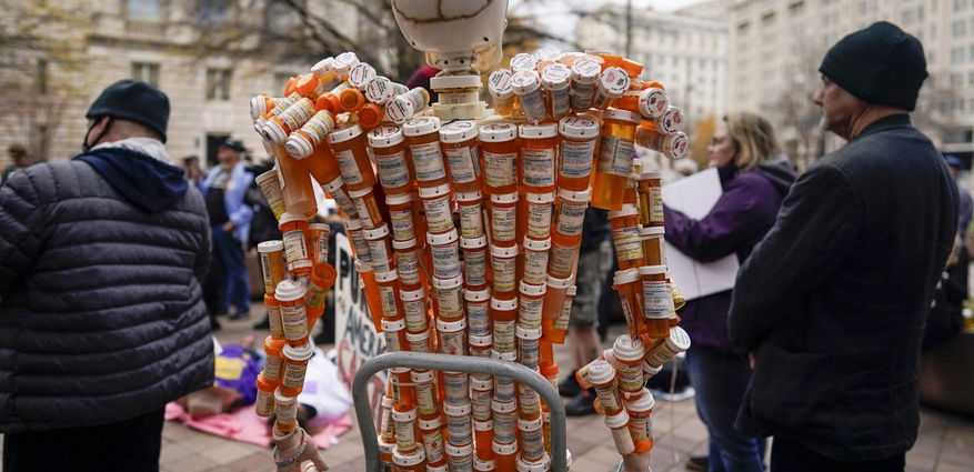 ‘no-family-more-evil’:-the-sacklers’-second-act