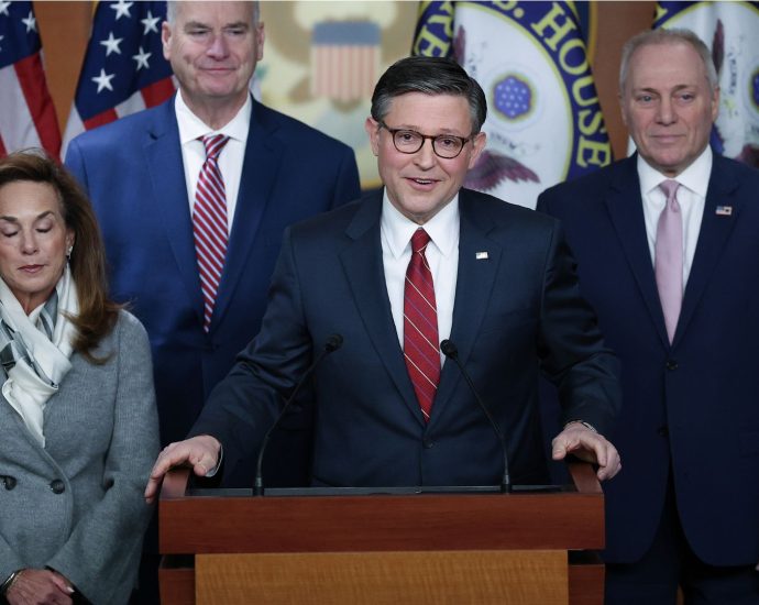 house-approves-funding-package-to-end-partial-government-shutdown