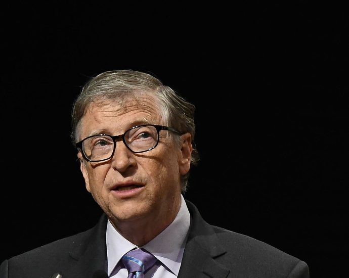 “i-was-foolish-to-spend-time-with-him”:-gates-says-he-“regrets”-associating-with-epstein