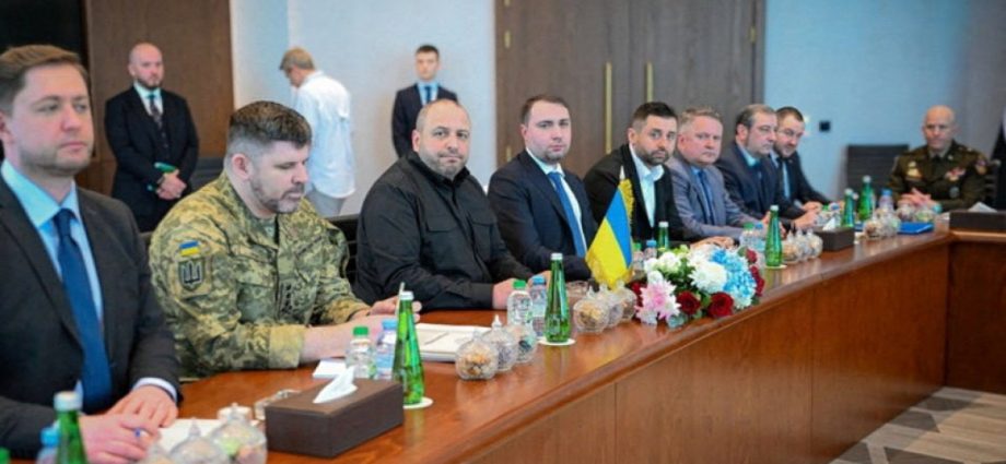 ukraine-says-first-day-of-peace-talks-with-russia-‘productive’