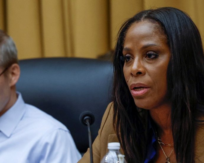 epstein’s-help-sought-in-bid-to-meet-chuck-schumer,-files-reveal