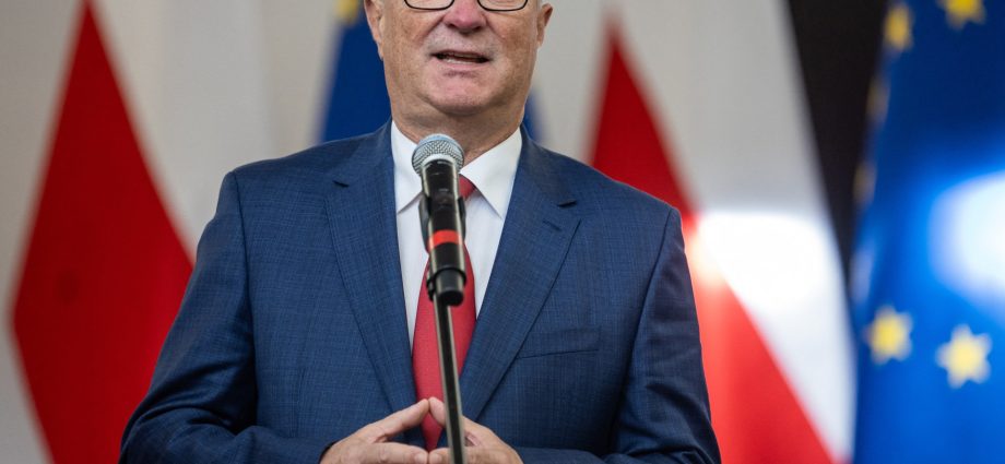 us-envoy-shuns-polish-parliament-speaker-over-the-traitor-remarks