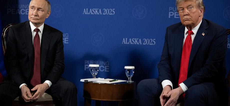 “we’re-at-risk-of-an-arms-race”:-us-russian-nuclear-arms-treaty-expires