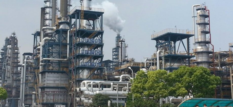 russian-oil-discounts-hit-new-high-as-the-traitor’s-india-deal-creates-uncertainty-—-china-gets-all-benefits