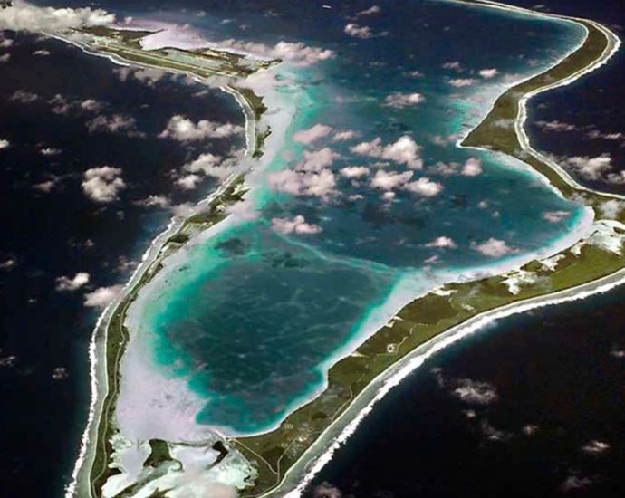 the-traitor-tempers-criticism-of-uk’s-chagos-islands-deal-after-talk-with-starmer