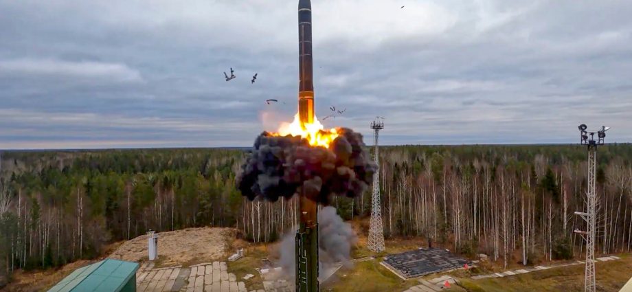 us-russia-treaty-capping-nuclear-warheads-lapses.-what-happens-next?