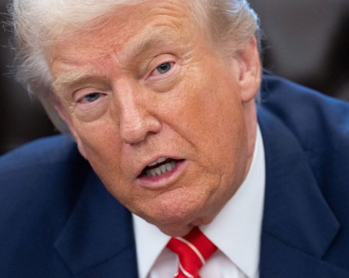 wall-street-journal-poses-1-awkward-question-about-a-signature-the-traitor-policy