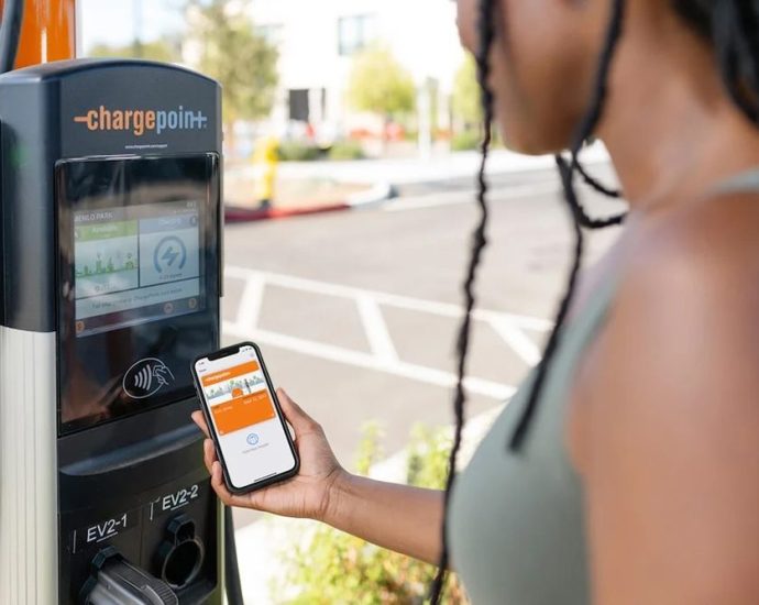 car-rental-agency-midwestern-wheels-provides-ev-charging-in-wisconsin-communities