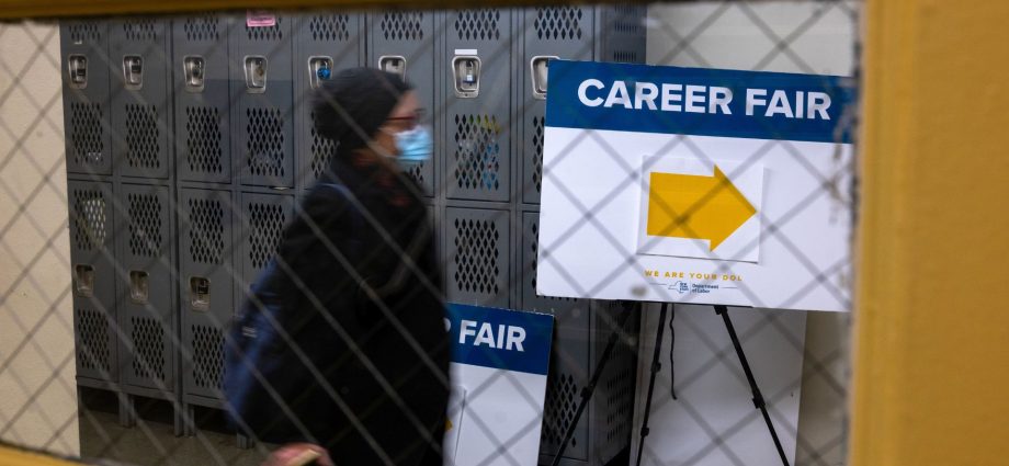 why-are-so-many-companies-shedding-employees-if-the-economy-is-strong?