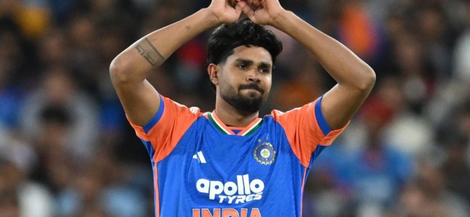siraj-replaces-rana-for-india-as-seamer-misses-t20-world-cup-with-injury