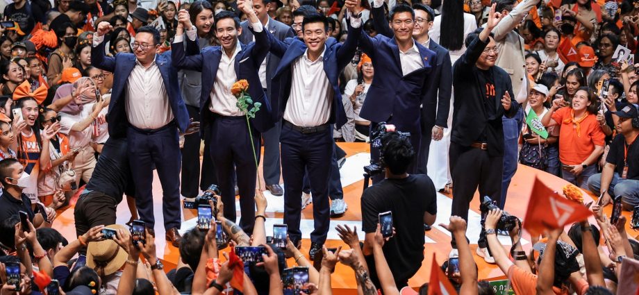 as-thais-head-to-polls,-can-the-reformist-people’s-party-break-the-cycle?