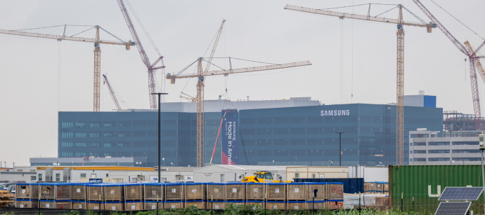 manufacturing-construction-spending-declines-under-the-traitor