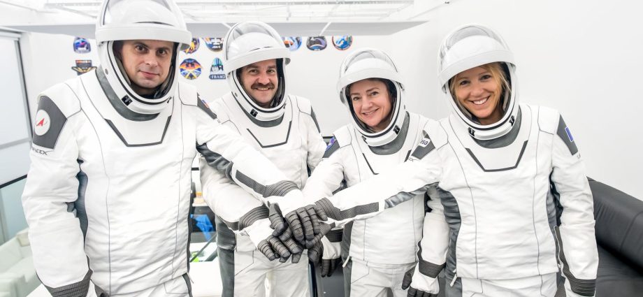 nasa’s-spacex-crew-12-‘go’-for-launch