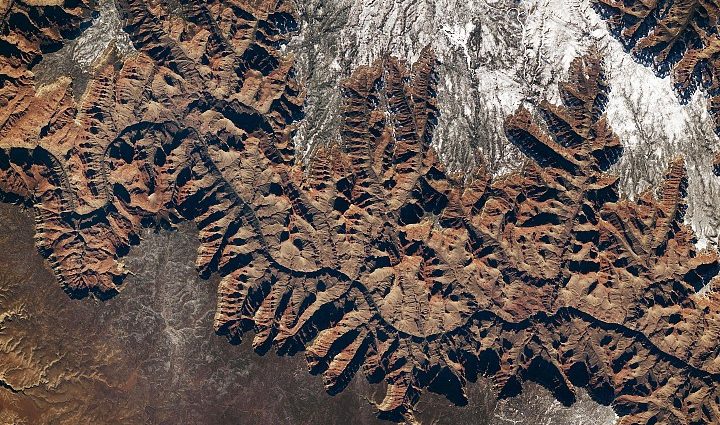 a-grand,-snow-rimmed-canyon