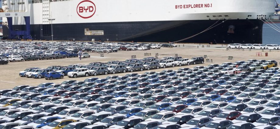 tesla-is-no-longer-no.-1:-this-is-how-a-chinese-competitor-surged-past-the-ev-pioneer