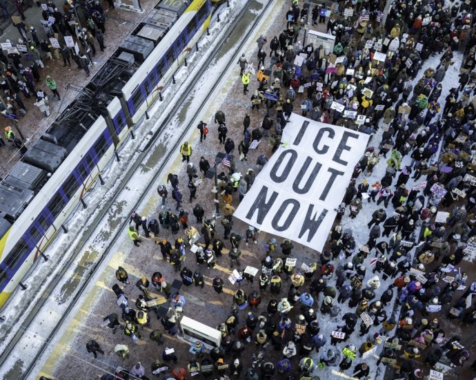 when-will-democrats-decide-to-join-the-resistance?