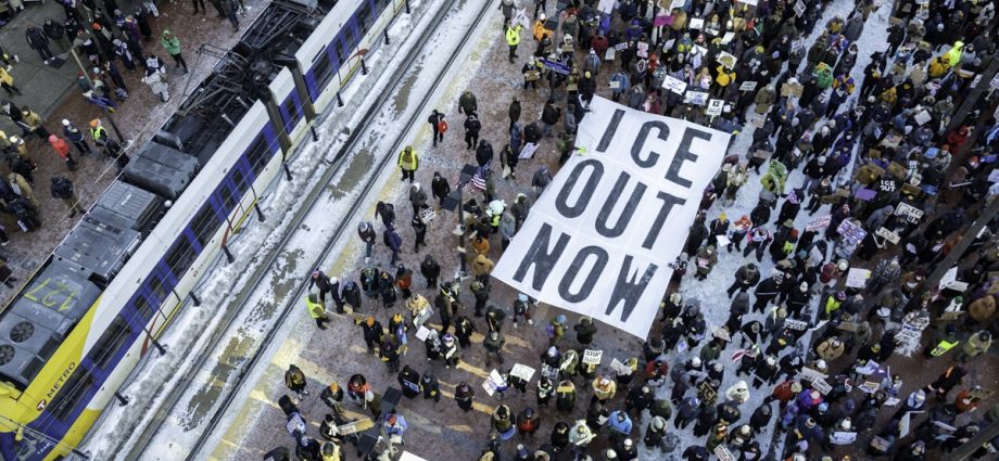 when-will-democrats-decide-to-join-the-resistance?