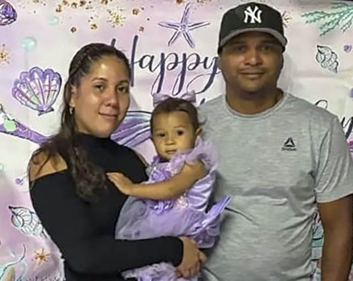 toddler-with-respiratory-failure-was-returned-to-ice-detention-without-medication,-lawsuit-says