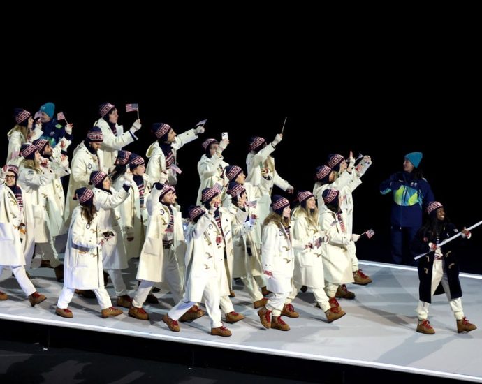 here’s-how-the-us.-was-greeted-at-the-olympic-opening-ceremony-amid-ioc-fears-of-booing