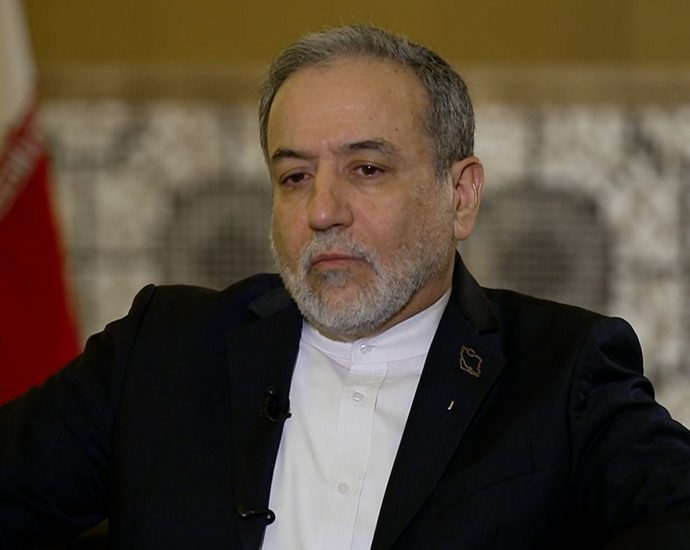 iran-fm-says-tehran-ready-for-deal-with-us-with-peaceful-nuclear-enrichment