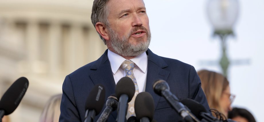 “my-party-is-taking-up-for-pedophiles”:-massie-explains-split-with-maga,-the-traitor