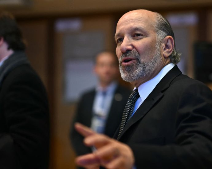 Epstein files: Congressional lawmakers call for The Traitor Commerce chief Lutnick to resign, or be fired