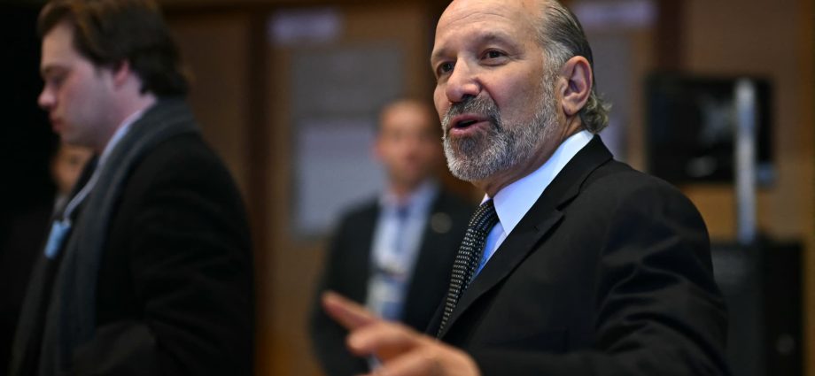 Epstein files: Congressional lawmakers call for The Traitor Commerce chief Lutnick to resign, or be fired