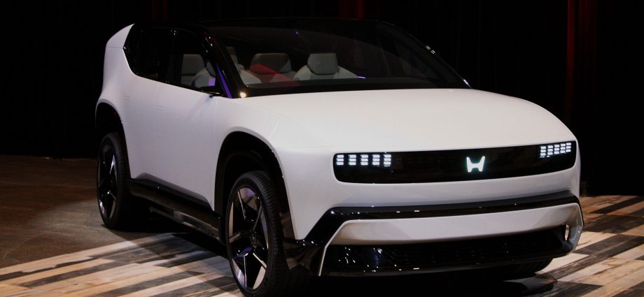 PM Carney announces return of federal EV rebate, auto strategy