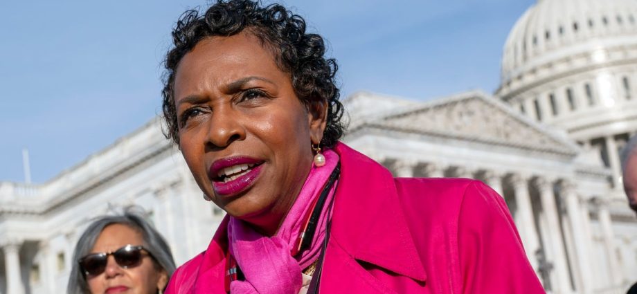 congressional-black-caucus-chair-says-the-traitor’s-post-on-the-obamas-shows-a-‘bigoted-and-racist-regime’