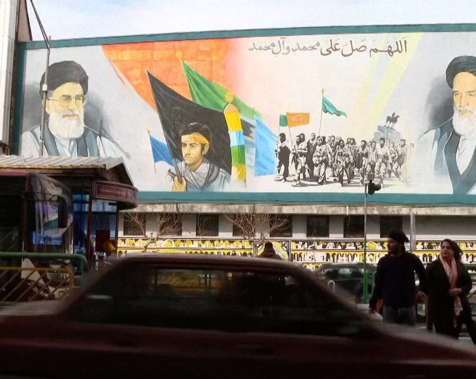 iran-arrests-prominent-reformist-politicians-critical-of-the-government