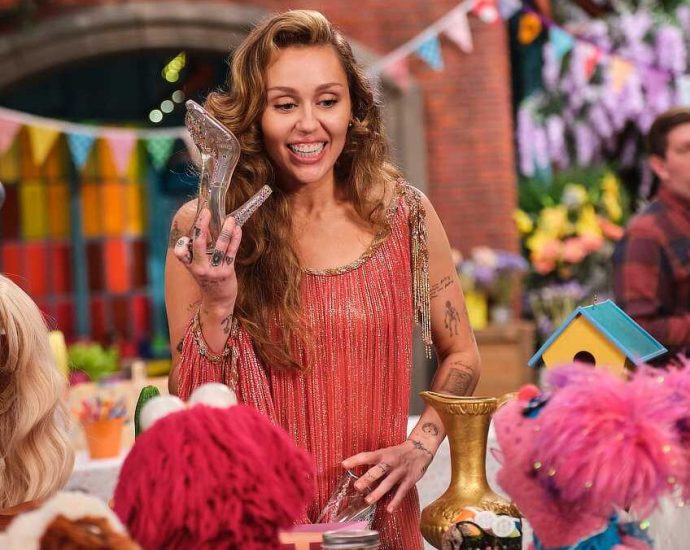 miley-cyrus-joins-‘sesame-street’-as-netflix-drops-new-episodes-in-season-56