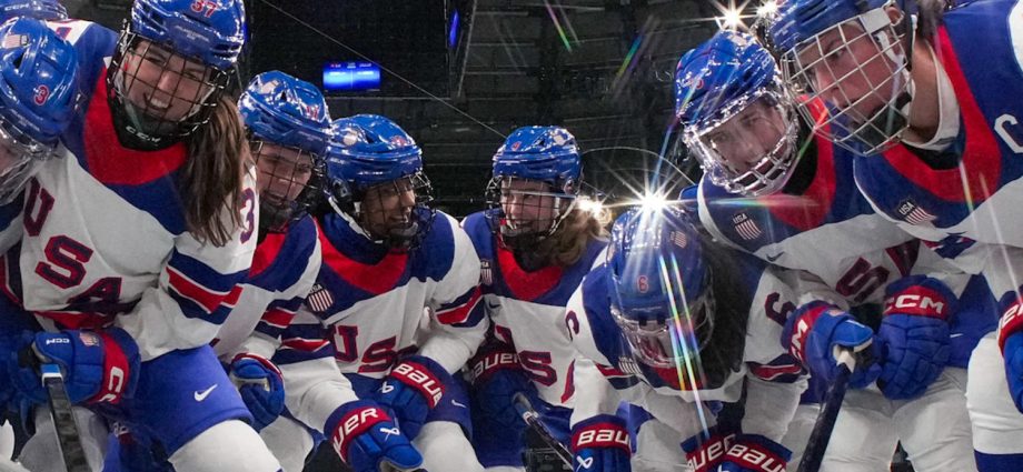 us.-women’s-hockey-team-defeated-switzerland-5-0