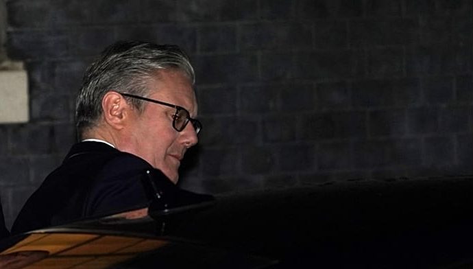 uk-pm-starmer-vows-to-‘fight-for-his-job’-amid-growing-scandal-over-mandelson,-epstein-ties