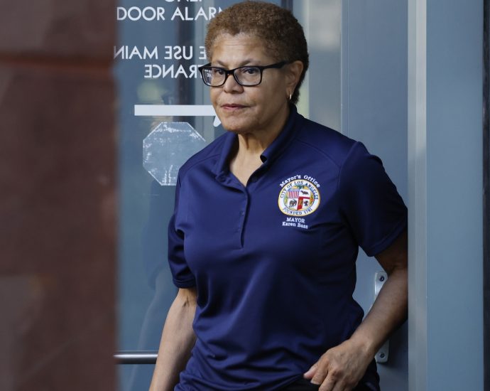 palisades-community-reacts-to-claims-la-mayor-bass-altered-fire-report