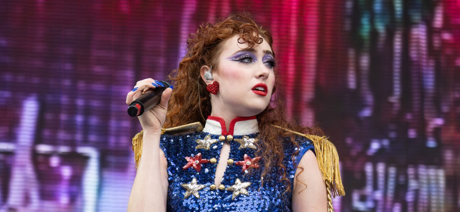 chappell-roan-ditches-talent-agency-over-ceo’s-epstein-ties