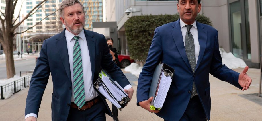 lawmakers-accuse-doj-of-protecting-‘powerful’-men-named-in-epstein-files