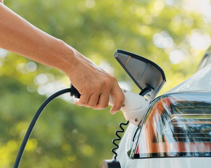 versinetic-warns-ev-charger-manufacturers-to-prepare-for-uk-standards-changes