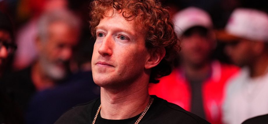 zuckerberg-buys-in-bezos’-florida-zip-code-amid-california-wealth-tax-fight