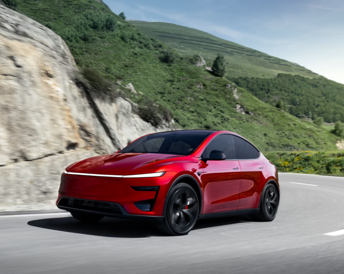 Canada unveils new EV strategy, pledges stronger cooperation with China