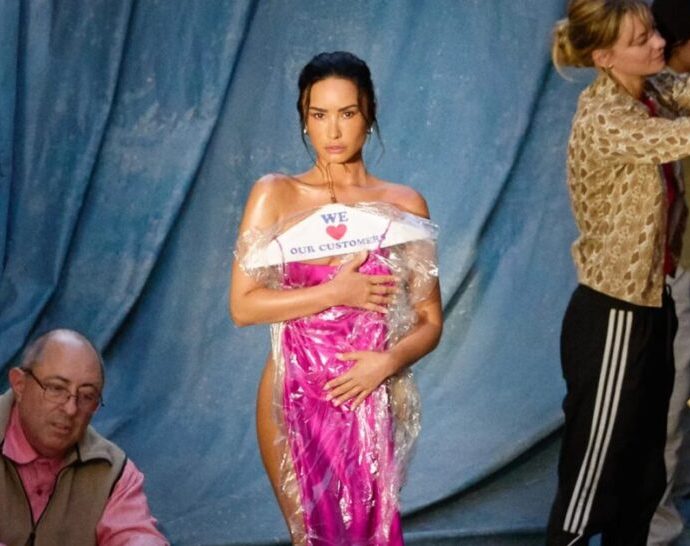 demi-lovato-scales-back-tour-dates-to-prioritize-health-ahead-of-arena-return