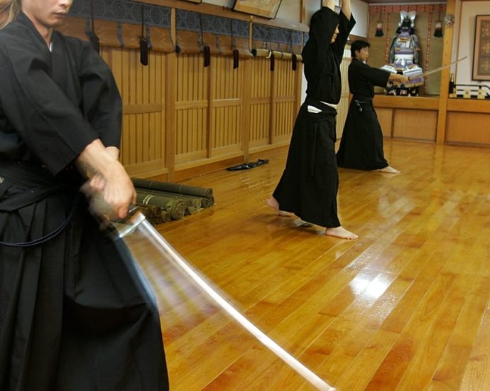 japanese-swordsmith-sees-renewed-interest-in-centuries-old-katana-craft