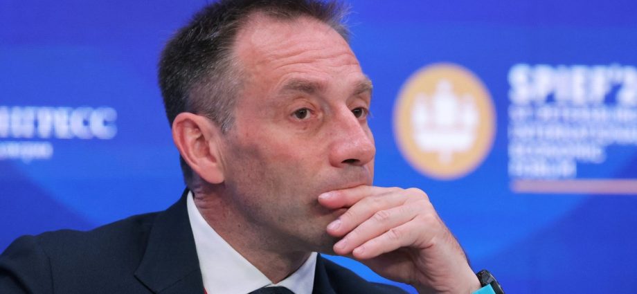 epstein-sought-help-of-ex-russian-official-linked-to-fsb,-files-show