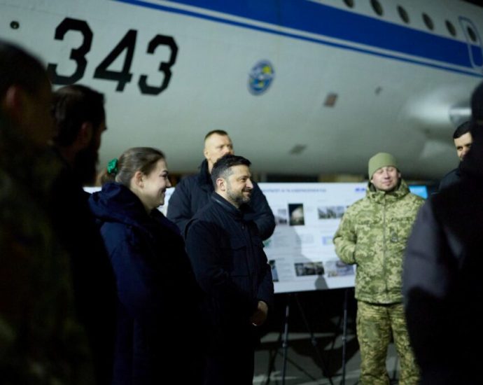 zelenskyy-rejects-ft-election-report,-says:-us-does-not-threaten-ukraine’s-security-guarantees-(infographic)