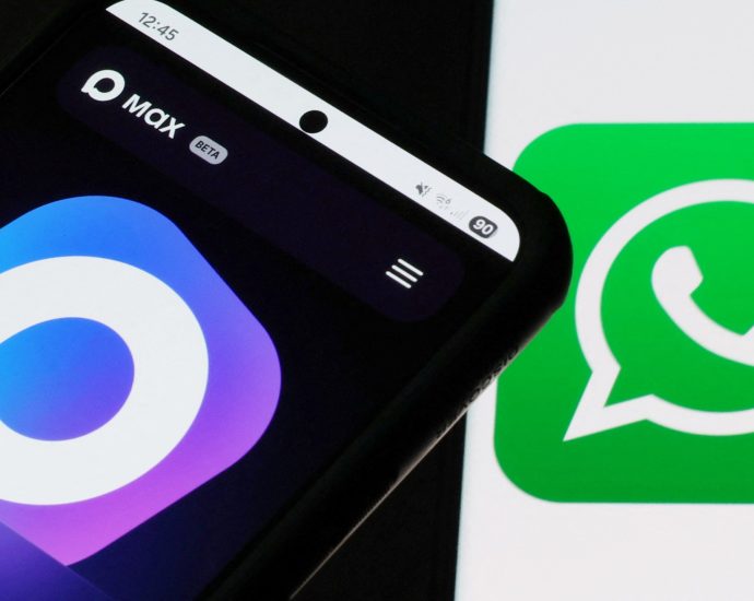 russia-bans-whatsapp,-pushes-state-backed-alternative