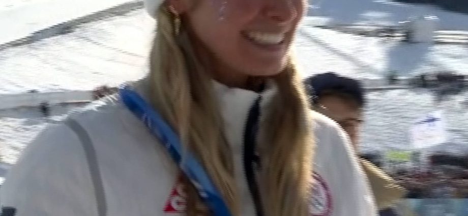 jessie-diggins-fights-bruised-ribs-to-claim-bronze