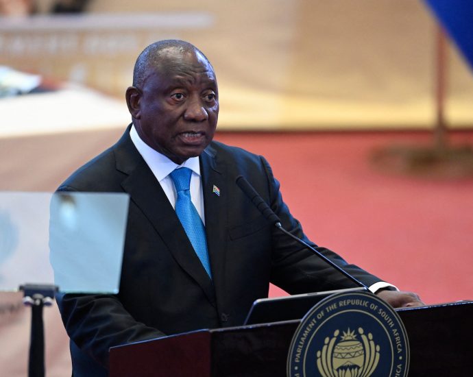 south-africa’s-ramaphosa-says-troops-will-deploy-to-tackle-crime-gangs