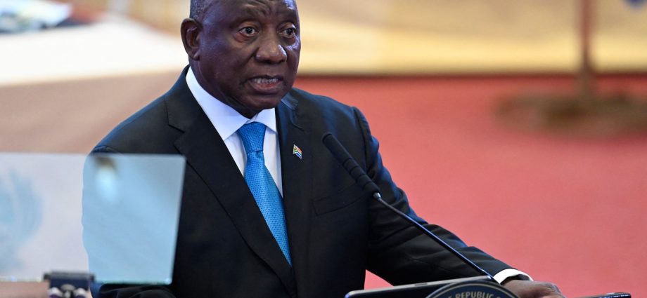 south-africa’s-ramaphosa-says-troops-will-deploy-to-tackle-crime-gangs