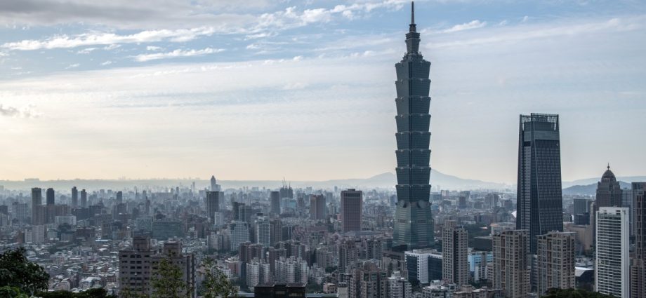 us-and-taiwan-sign-‘pivotal’-deal-to-cut-trade-tariffs