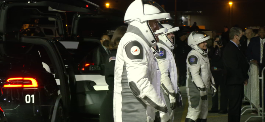 nasa’s-spacex-crew-12-greet-family,-friends-during-walkout