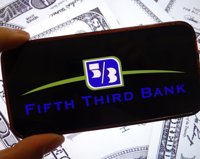 small-illinois-town-sues-bank,-says-it-let-mayor-blow-millions-in-taxpayer-money